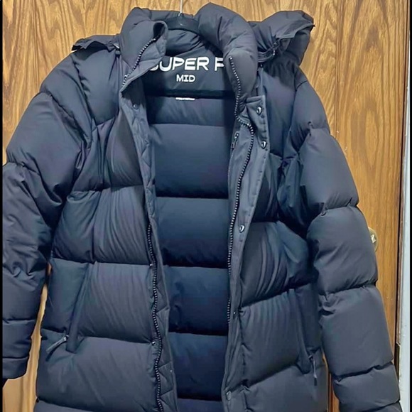 Aritzia Super Puff Mid - Picture 2 of 4